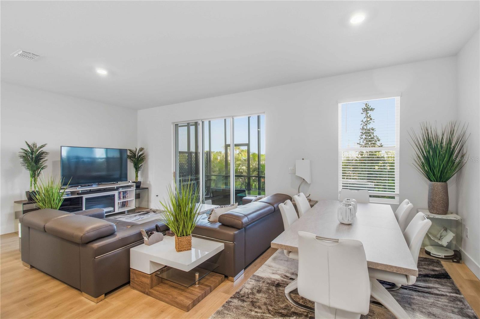 Image 3 of 17 For 11742 Full Moon Loop