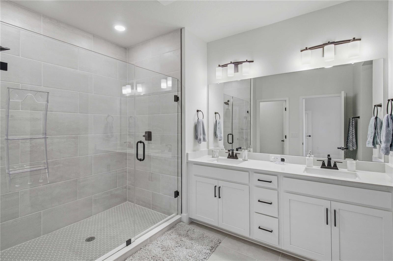 Image 7 of 17 For 11742 Full Moon Loop