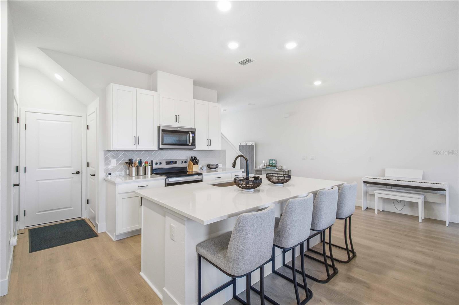 Image 9 of 17 For 11742 Full Moon Loop