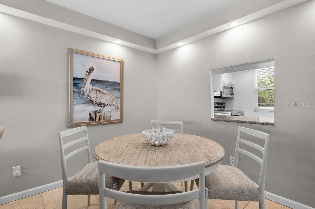 Image 14 of 51 For 600 Sutton Place B302