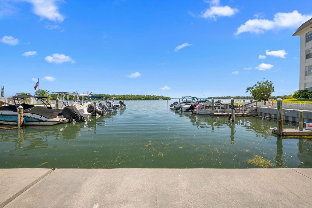 Image 26 of 51 For 600 Sutton Place B302