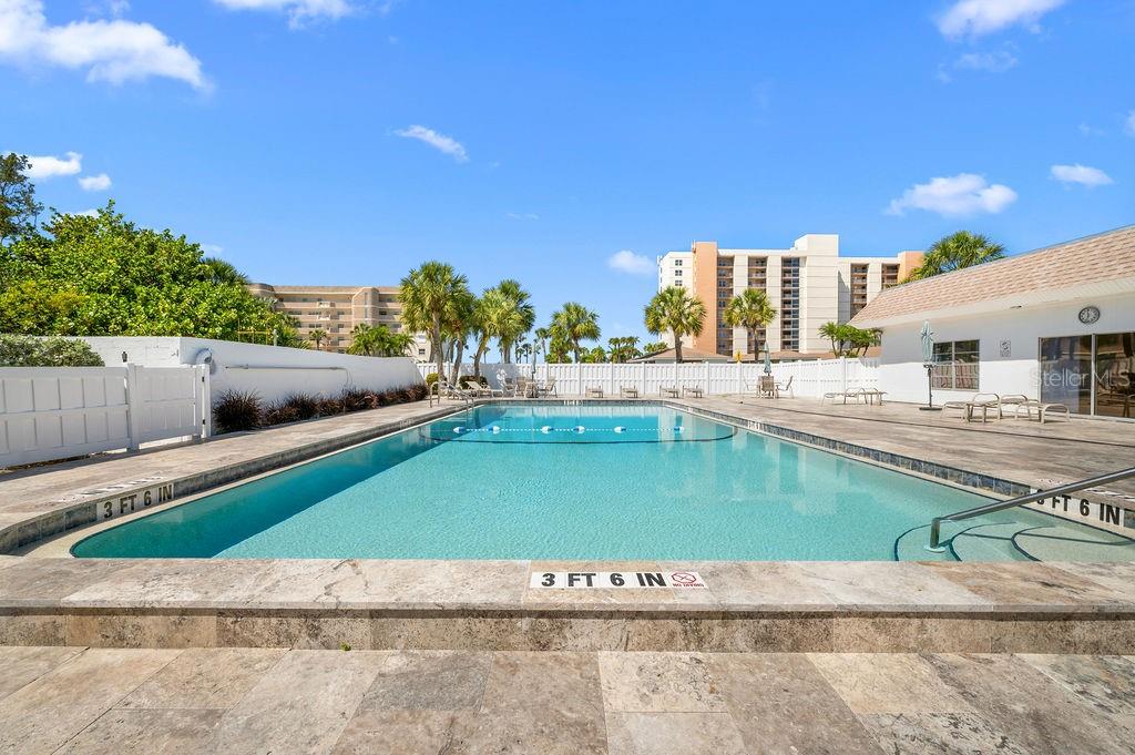 Image 31 of 51 For 600 Sutton Place B302