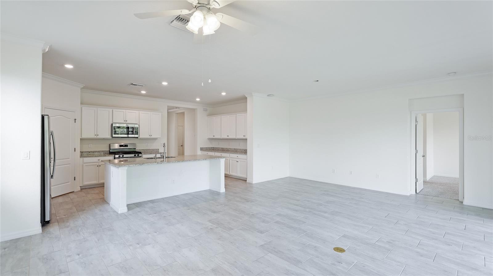 Image 11 of 48 For 17311 Blue Ridge Place