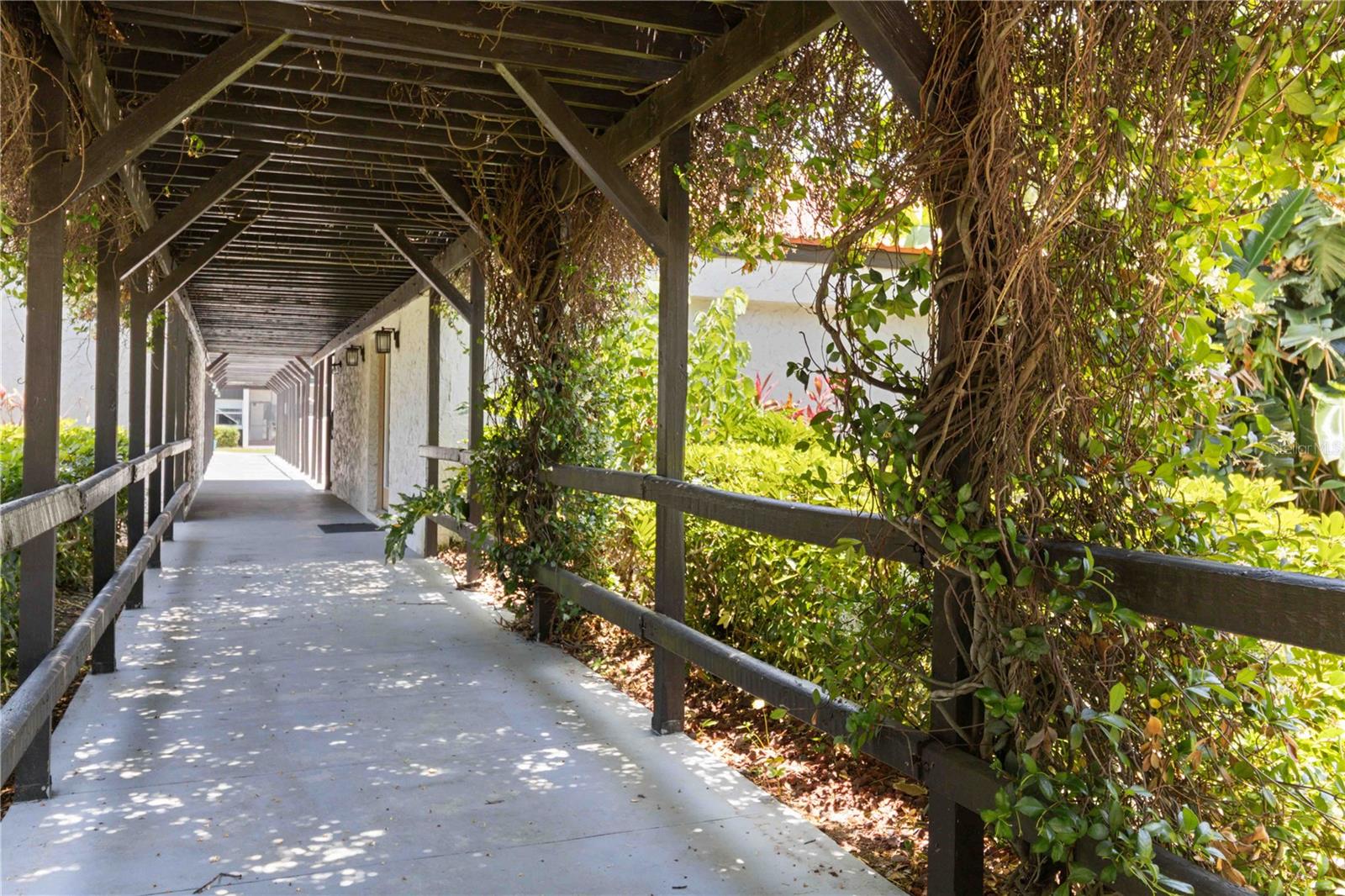 Image 17 of 23 For 3281 Beneva Road 104