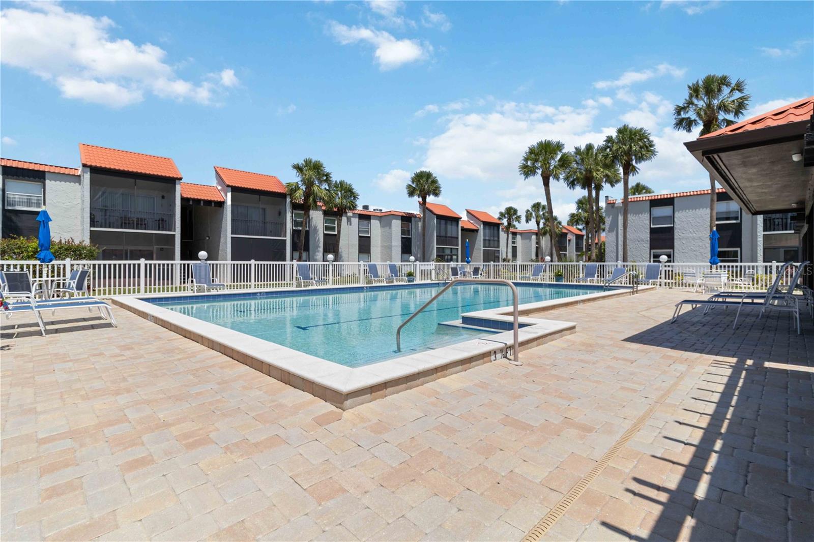 Image 19 of 23 For 3281 Beneva Road 104