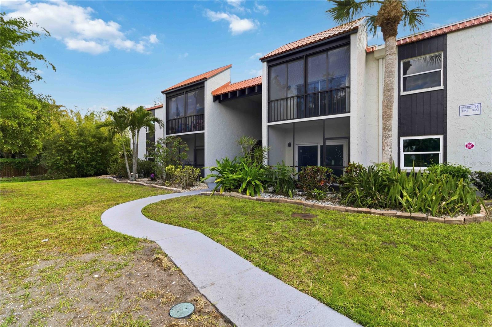 Image 4 of 23 For 3281 Beneva Road 104