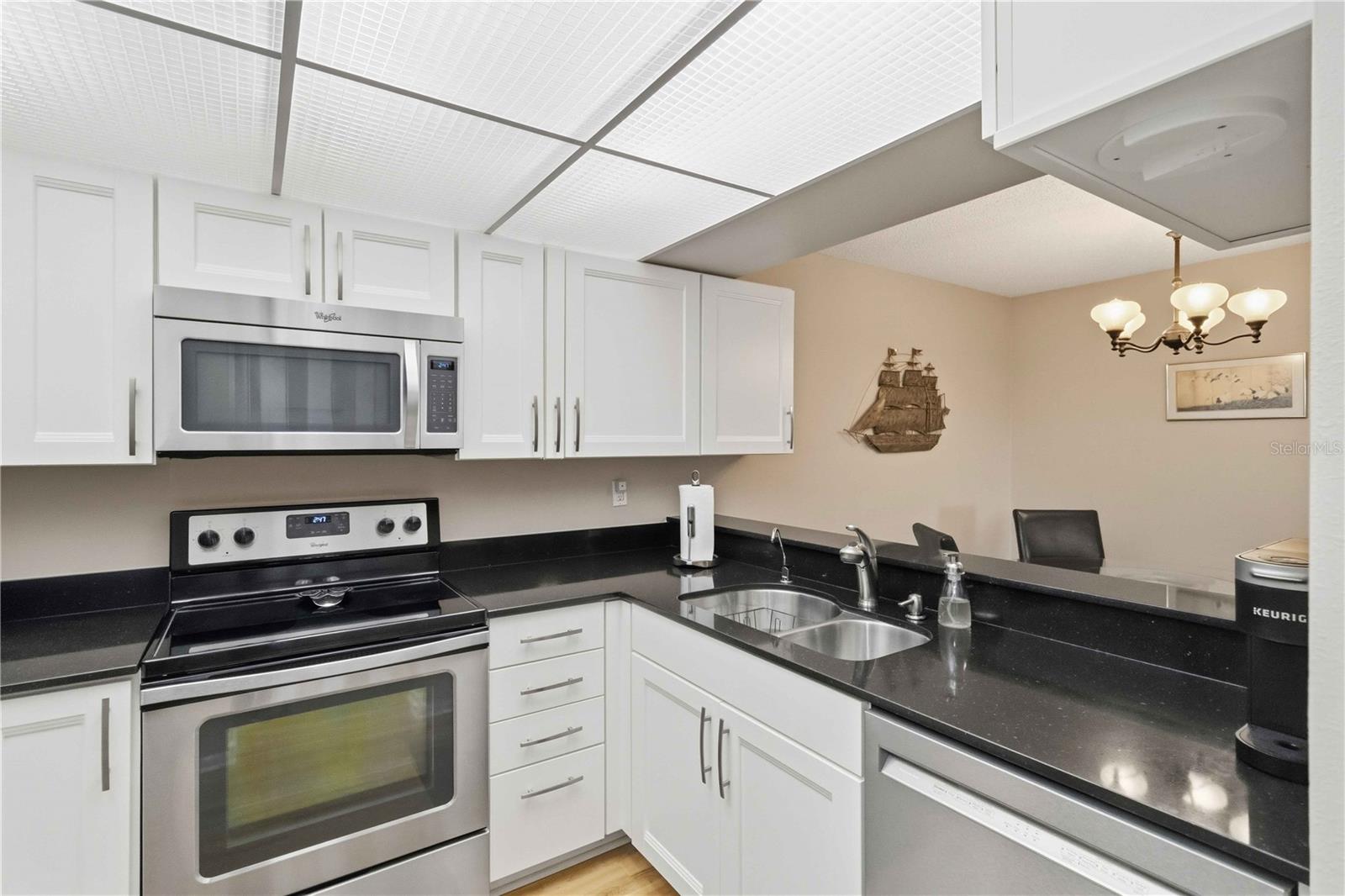 Image 6 of 23 For 3281 Beneva Road 104