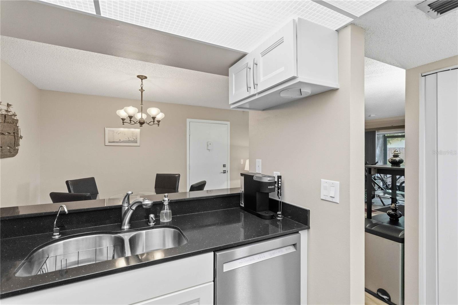 Image 8 of 23 For 3281 Beneva Road 104