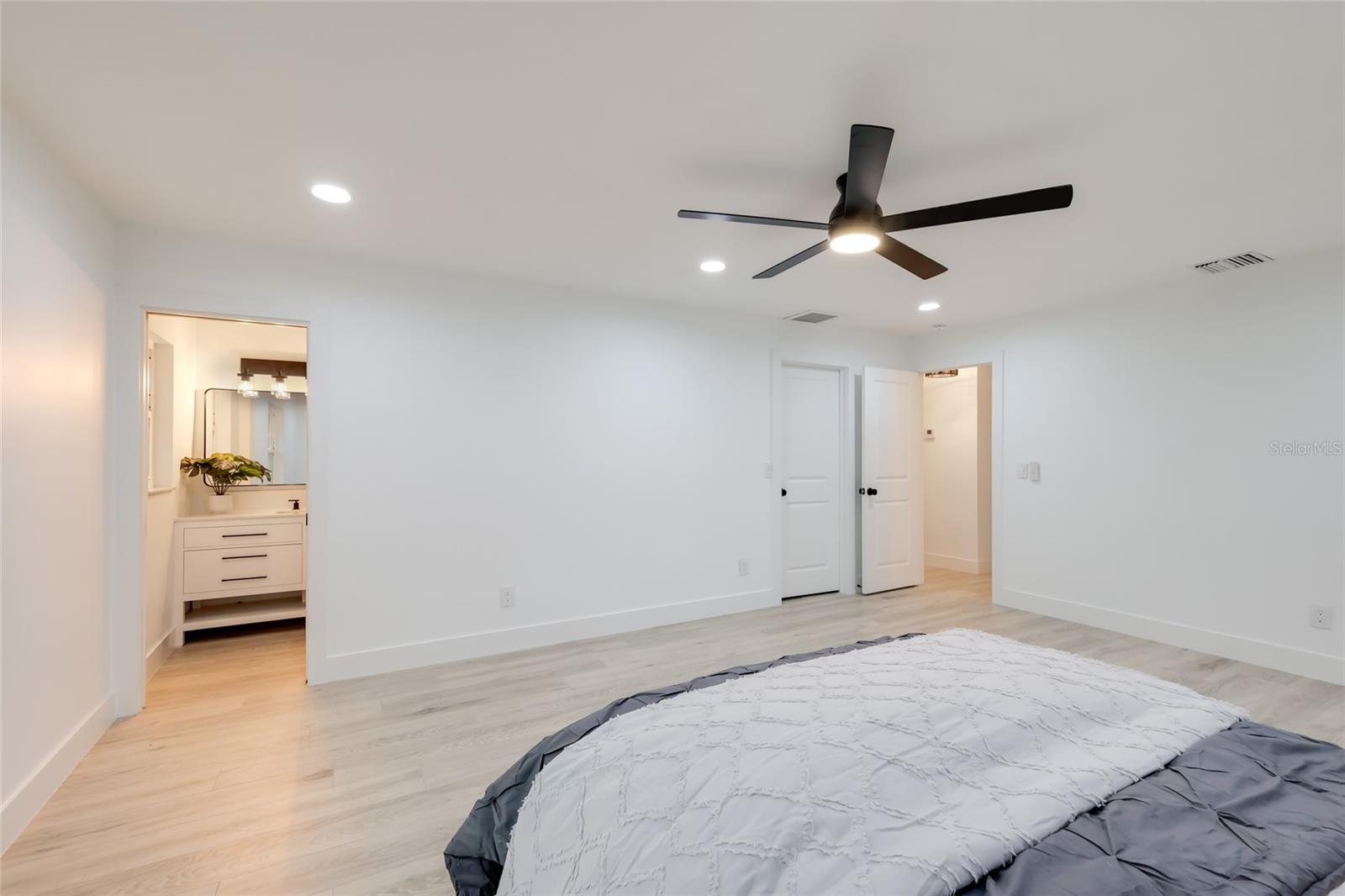 Image 17 of 42 For 120 43rd Street Nw