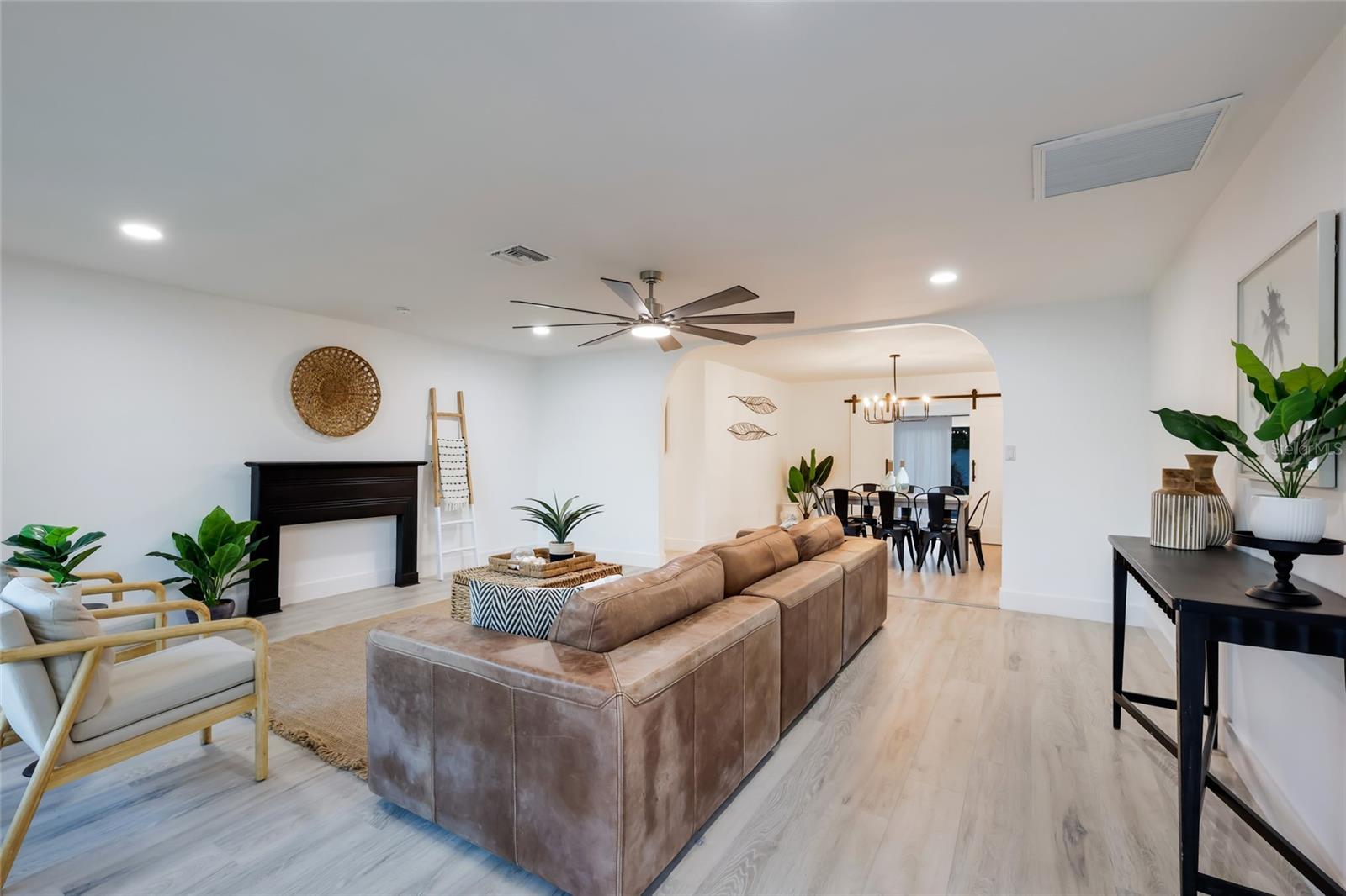 Image 6 of 42 For 120 43rd Street Nw