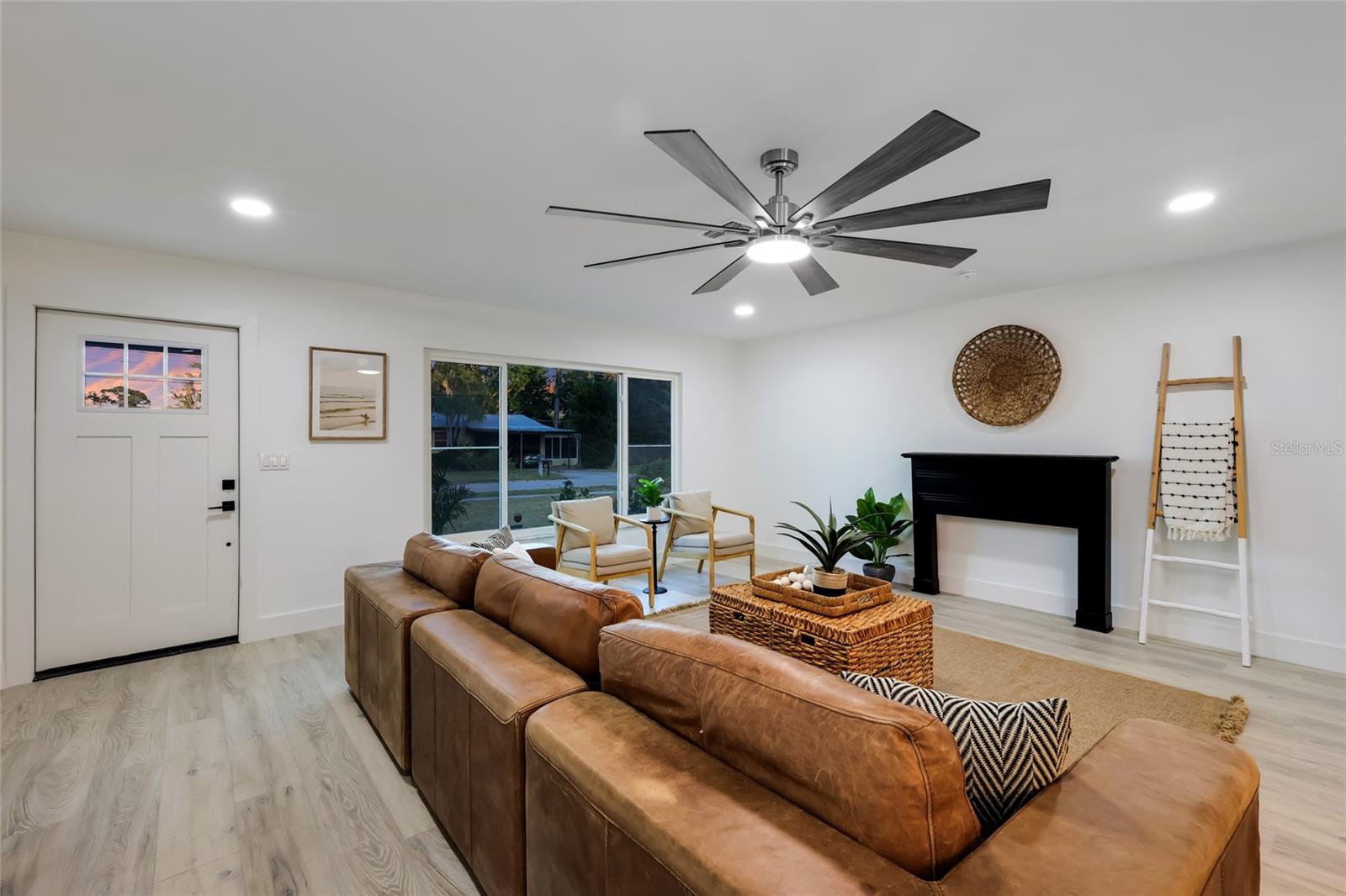 Image 8 of 42 For 120 43rd Street Nw