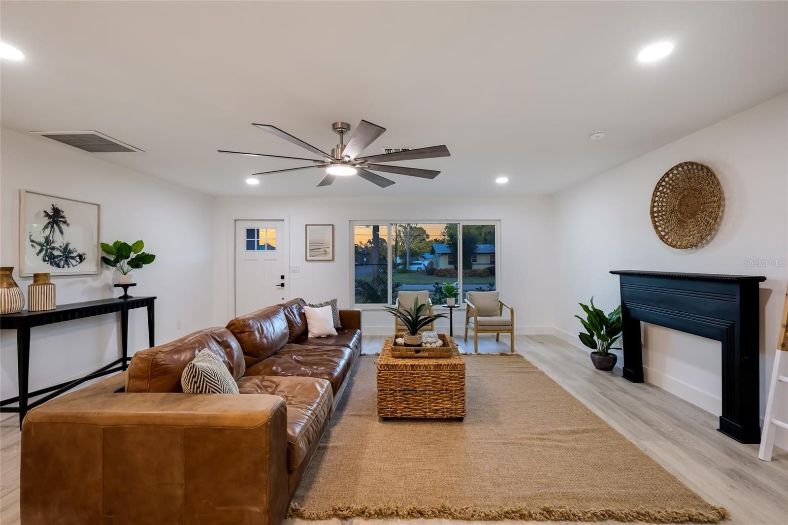 Image 9 of 42 For 120 43rd Street Nw