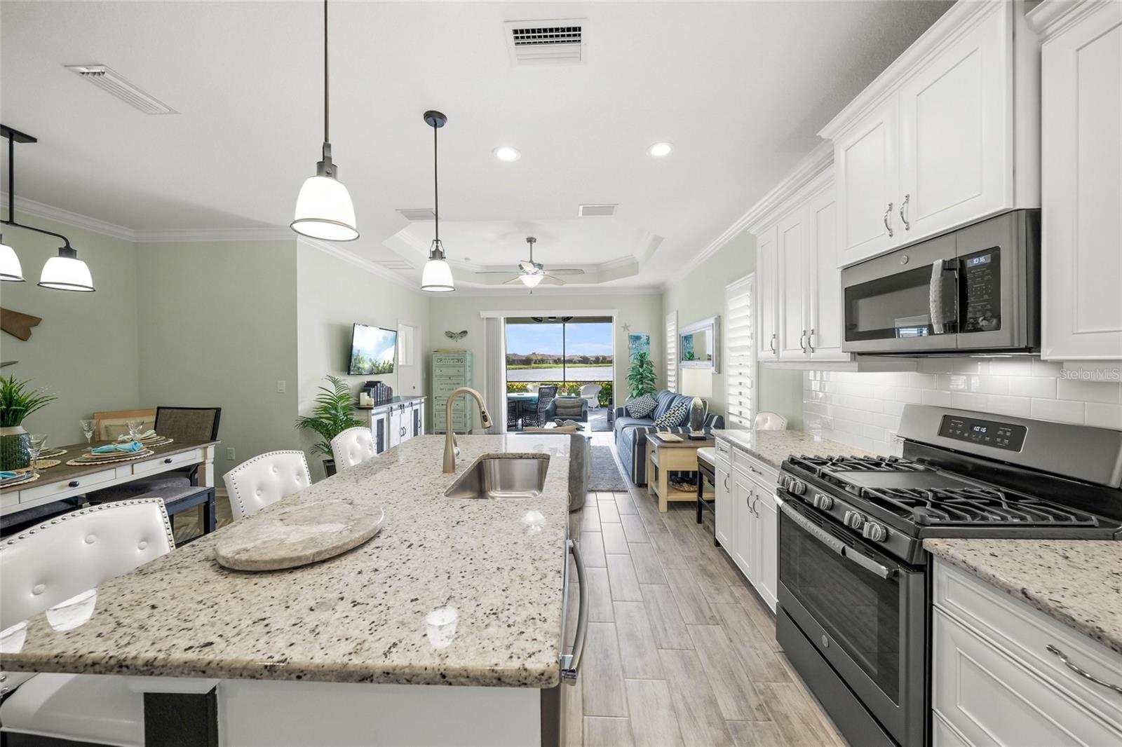 Image 20 of 60 For 215 Cassano Drive