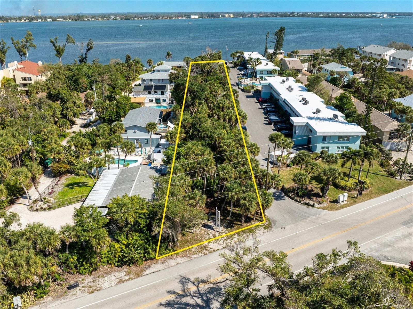 Image 2 of 22 For 5065 Beach Road