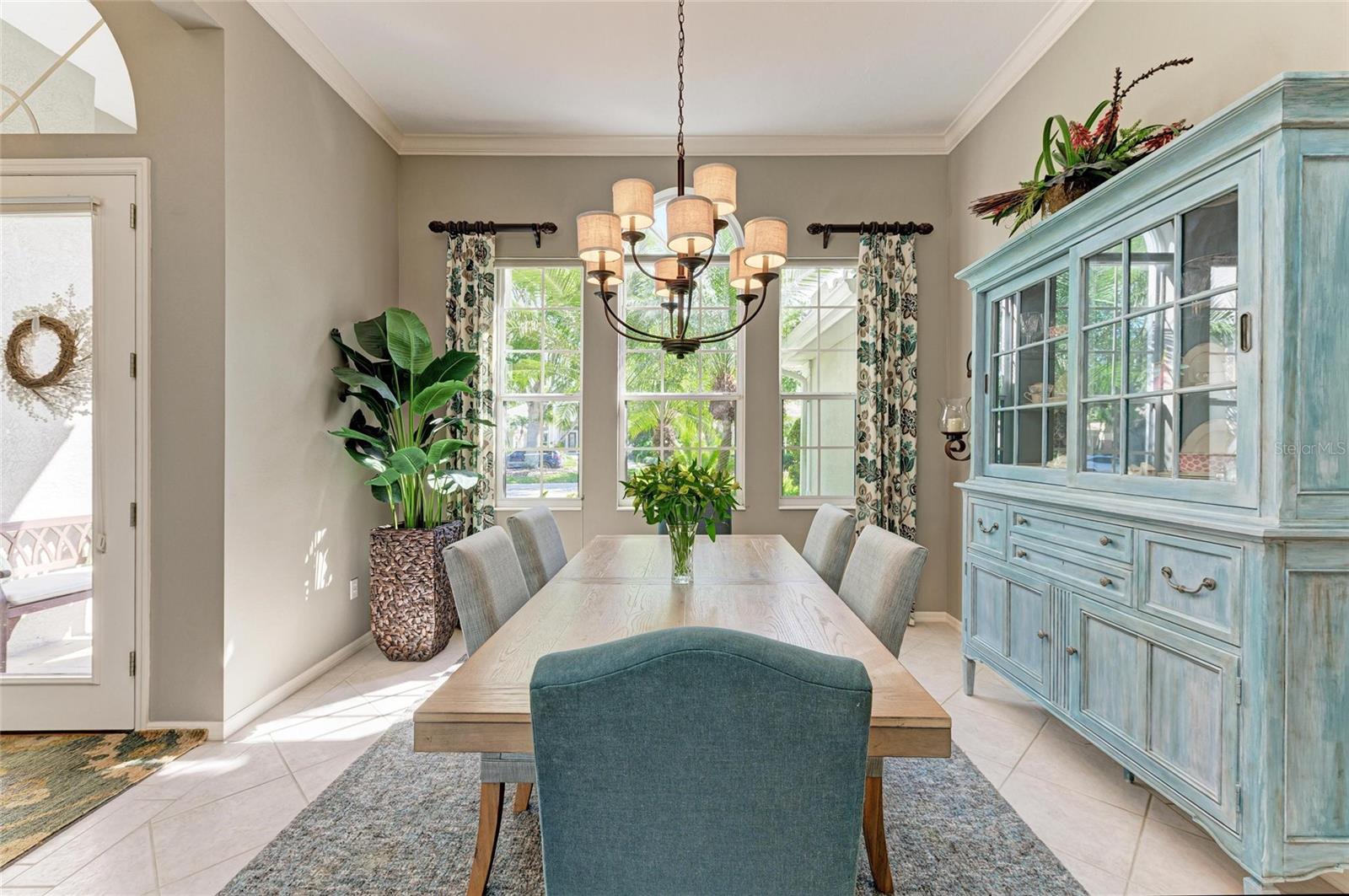 Image 10 of 79 For 8118 Waterview Boulevard