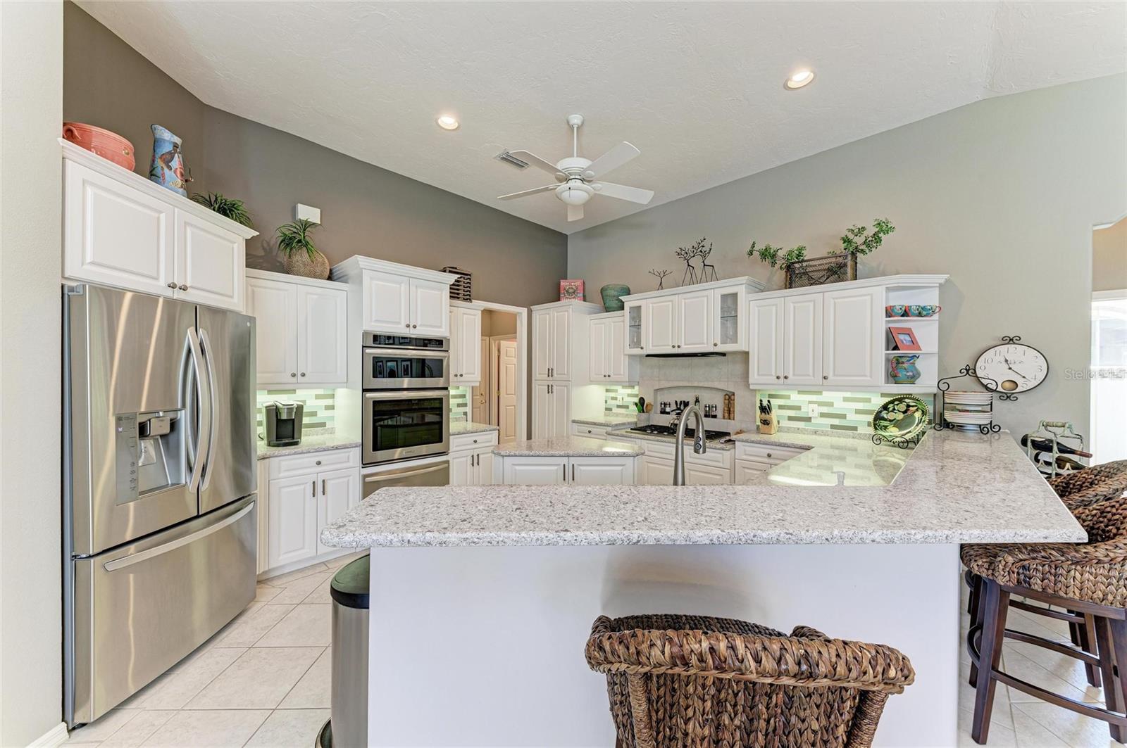 Image 12 of 79 For 8118 Waterview Boulevard