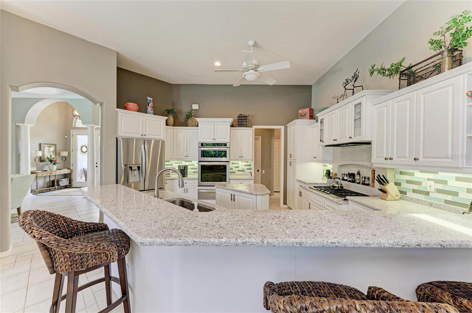 Image 13 of 79 For 8118 Waterview Boulevard