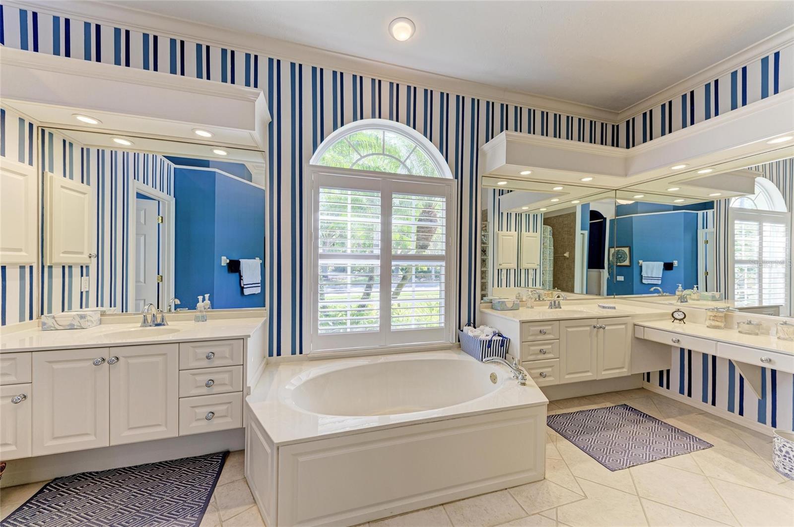 Image 30 of 79 For 8118 Waterview Boulevard