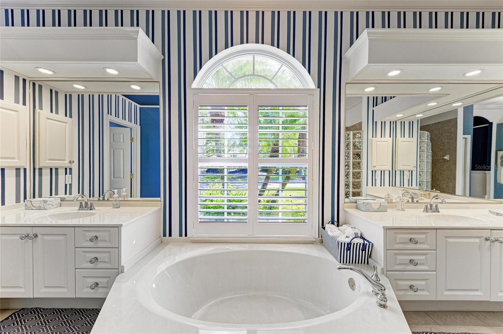 Image 31 of 79 For 8118 Waterview Boulevard