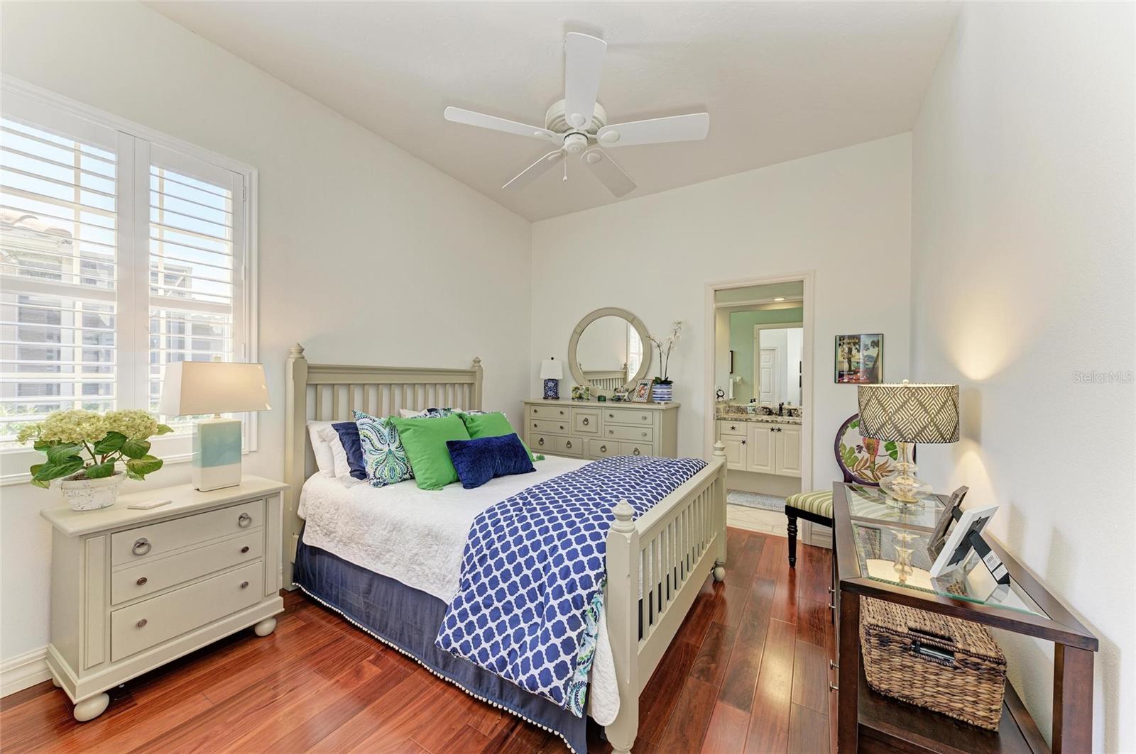 Image 36 of 79 For 8118 Waterview Boulevard