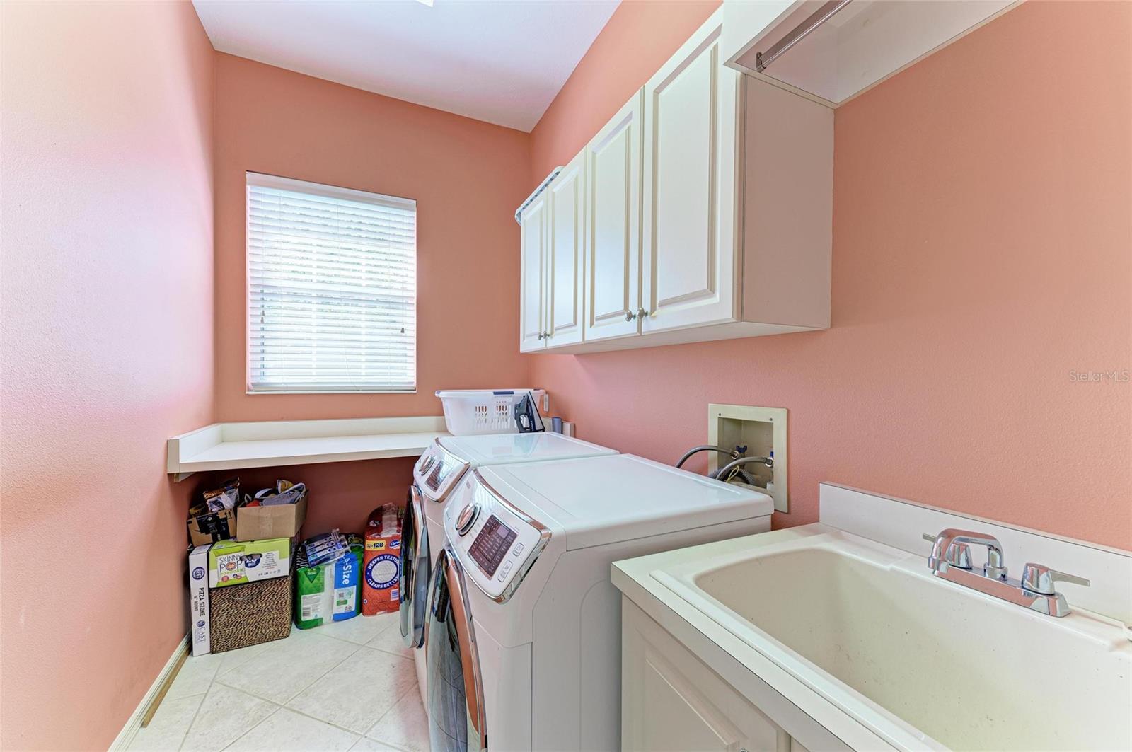 Image 42 of 79 For 8118 Waterview Boulevard