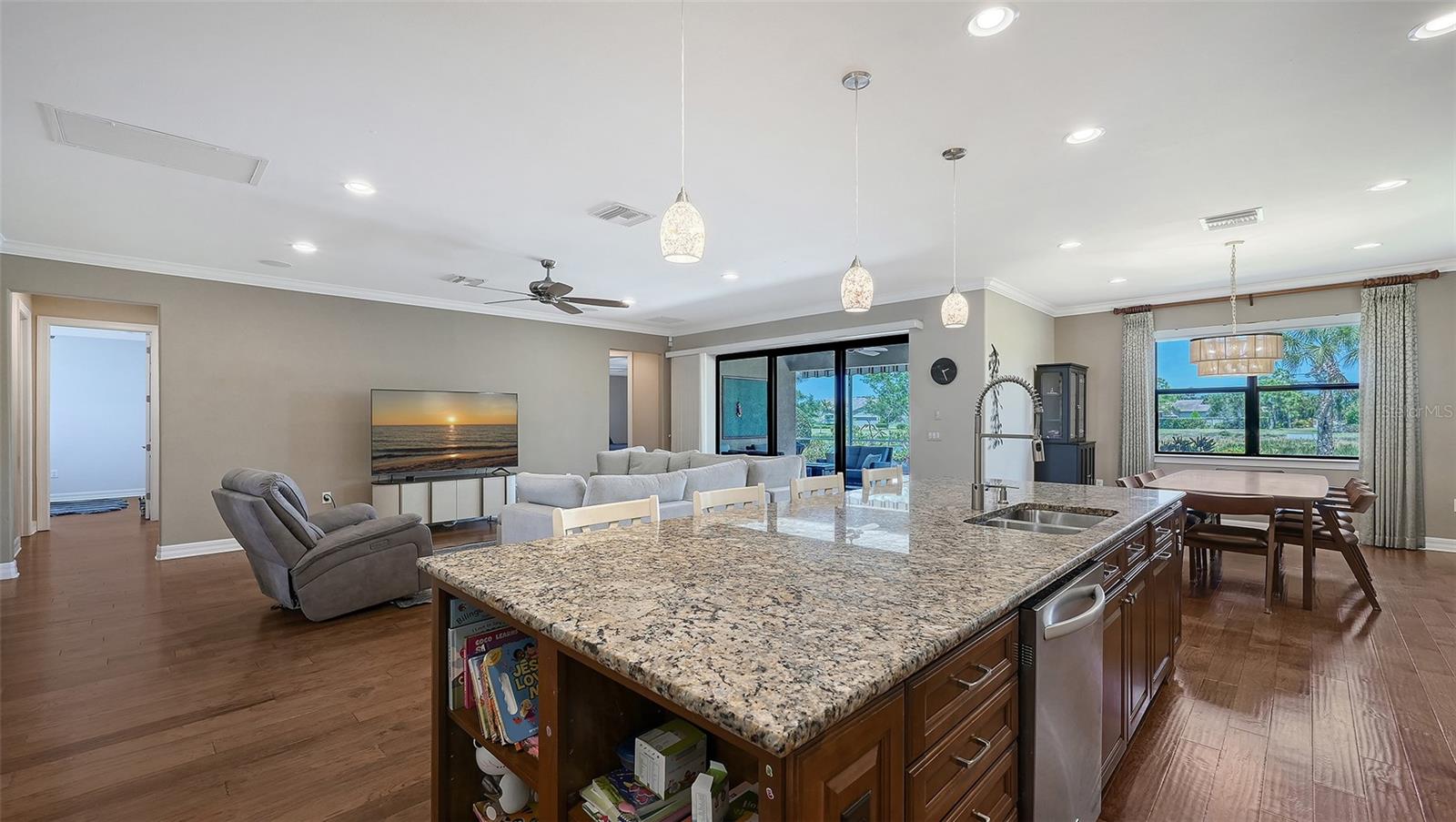 Image 17 of 61 For 11176 Roseate Court