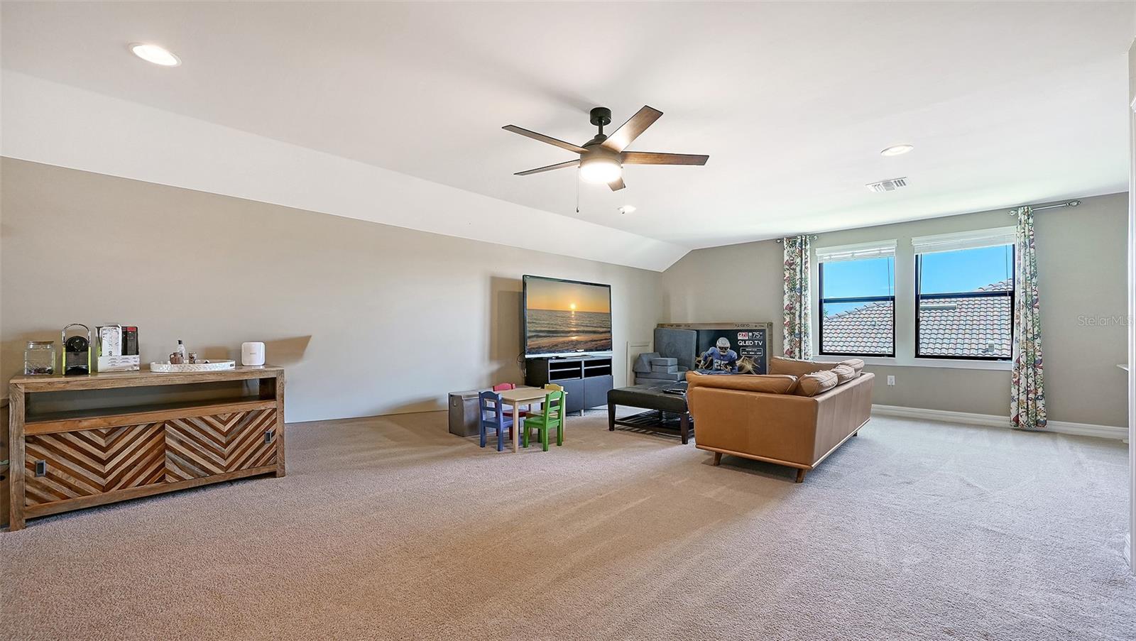 Image 33 of 61 For 11176 Roseate Court