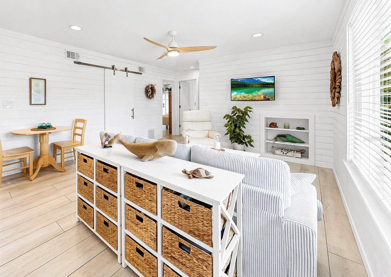 Image 11 of 62 For 8096 Glenbrooke Lane