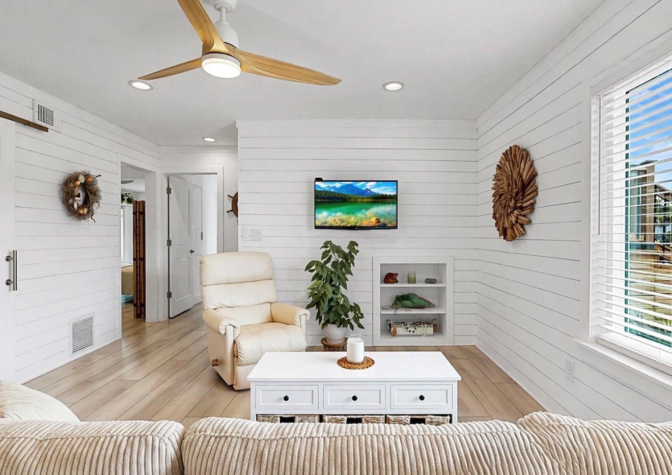 Image 12 of 62 For 8096 Glenbrooke Lane