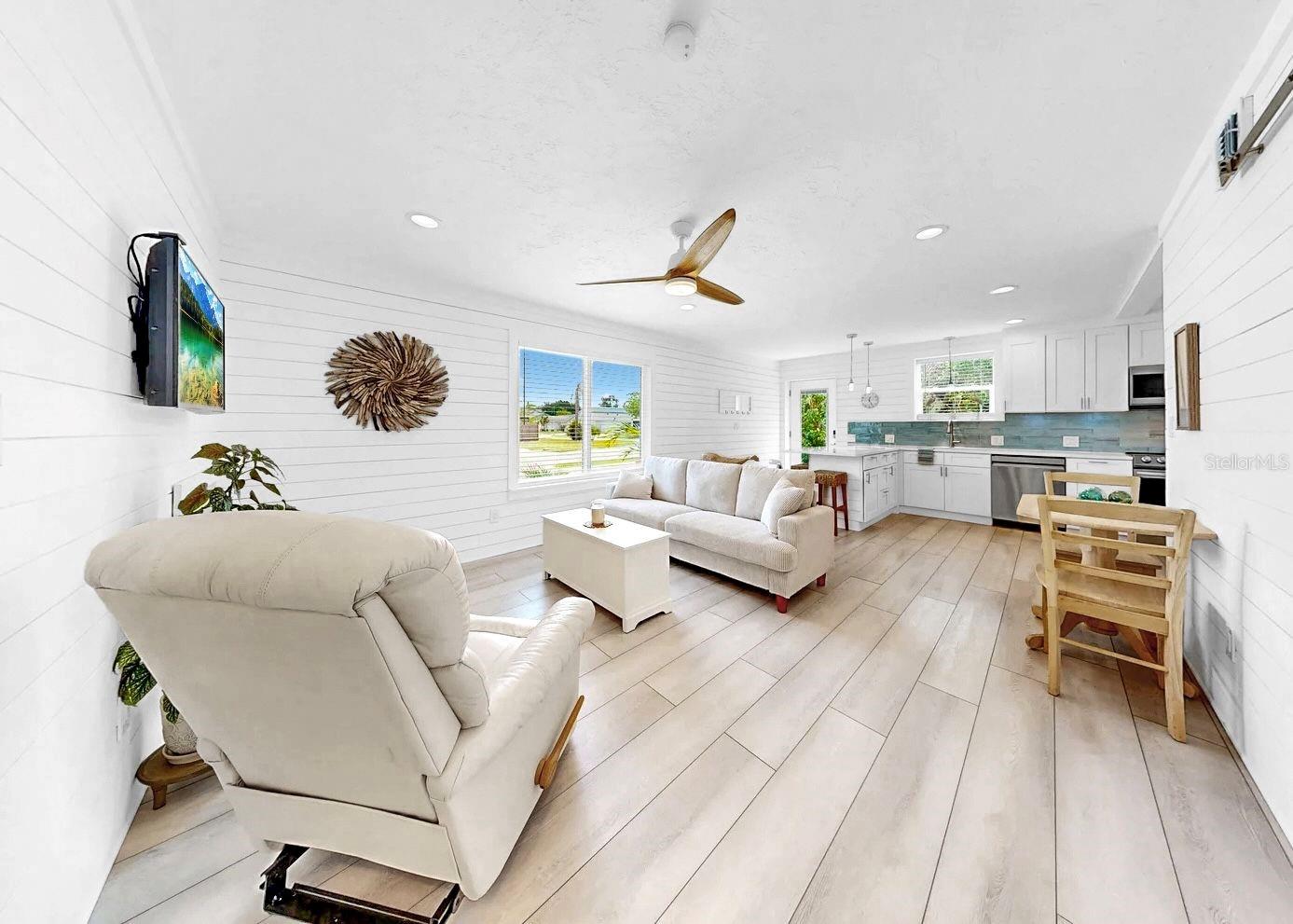 Image 15 of 62 For 8096 Glenbrooke Lane