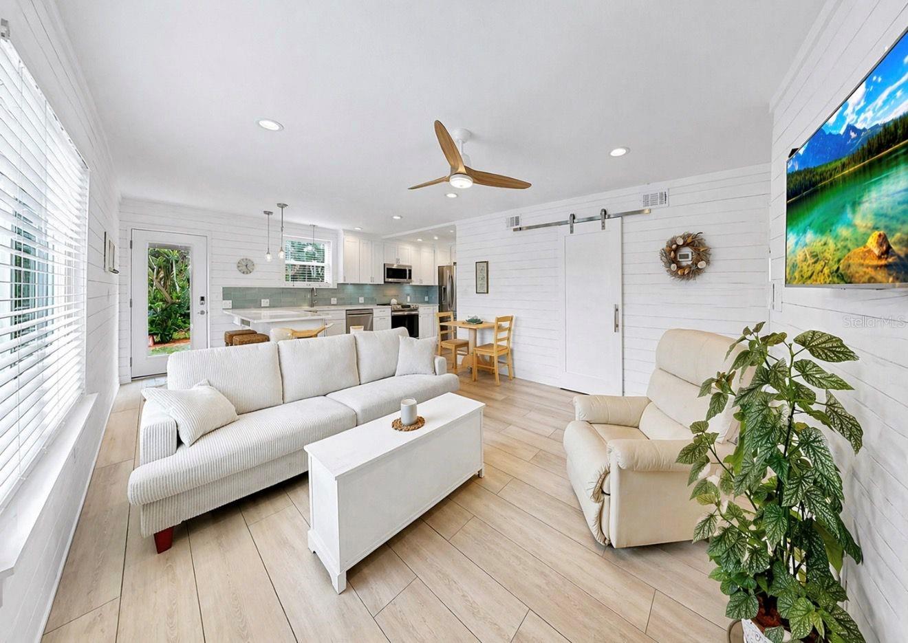 Image 16 of 62 For 8096 Glenbrooke Lane