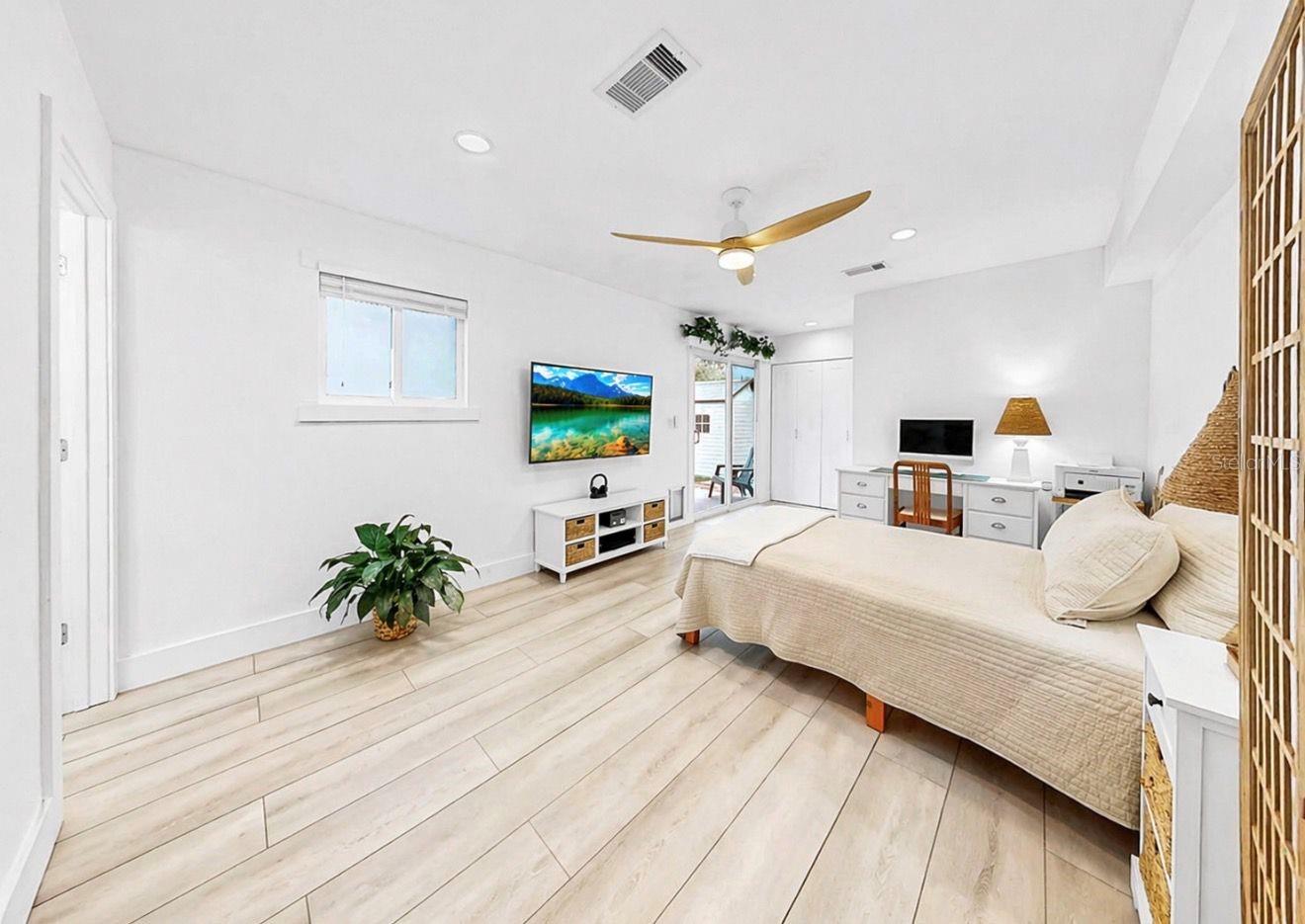 Image 19 of 62 For 8096 Glenbrooke Lane