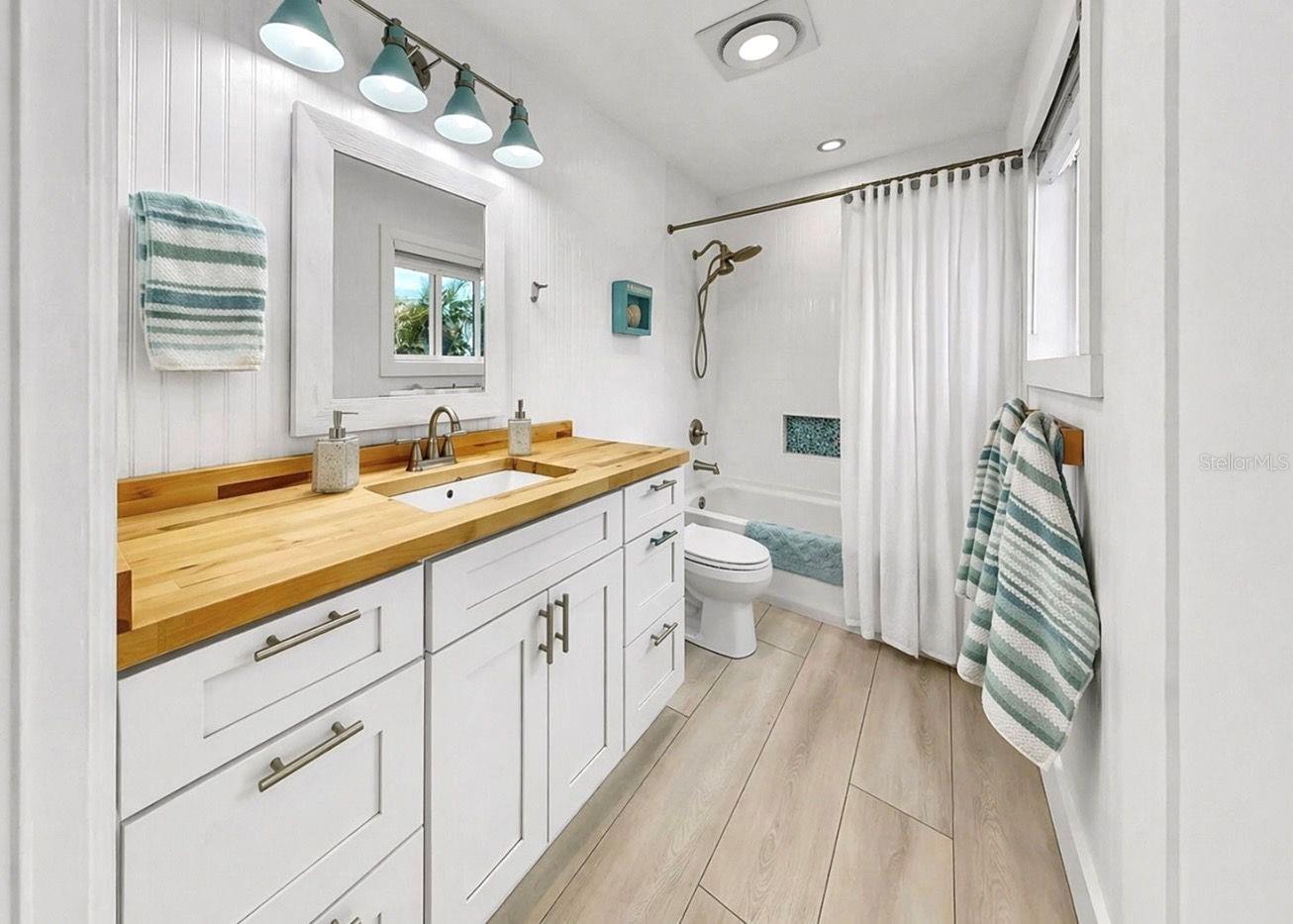 Image 22 of 62 For 8096 Glenbrooke Lane