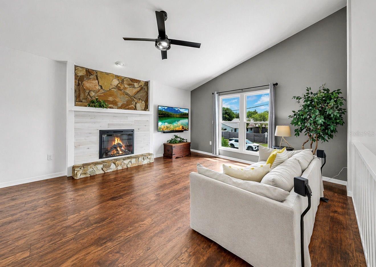 Image 29 of 62 For 8096 Glenbrooke Lane