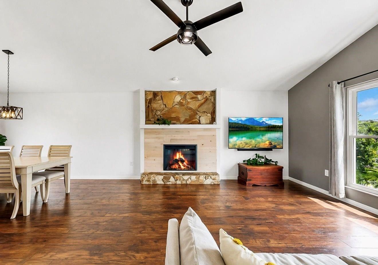 Image 30 of 62 For 8096 Glenbrooke Lane