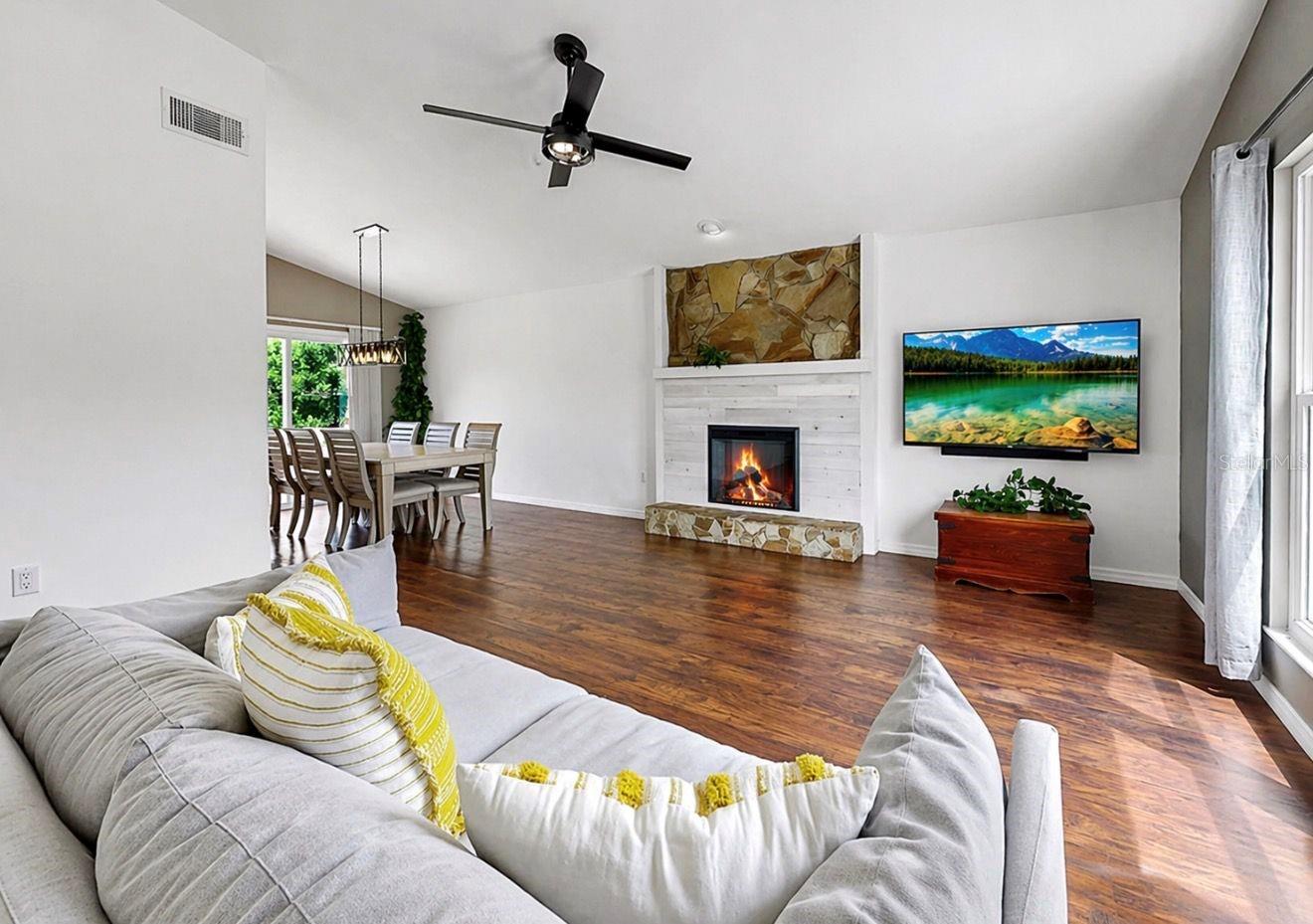 Image 31 of 62 For 8096 Glenbrooke Lane