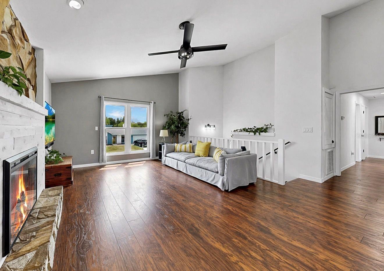 Image 33 of 62 For 8096 Glenbrooke Lane