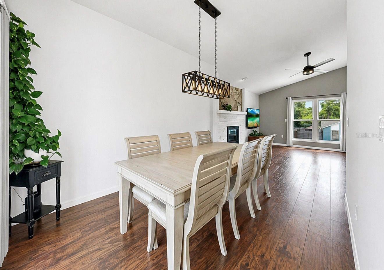 Image 34 of 62 For 8096 Glenbrooke Lane