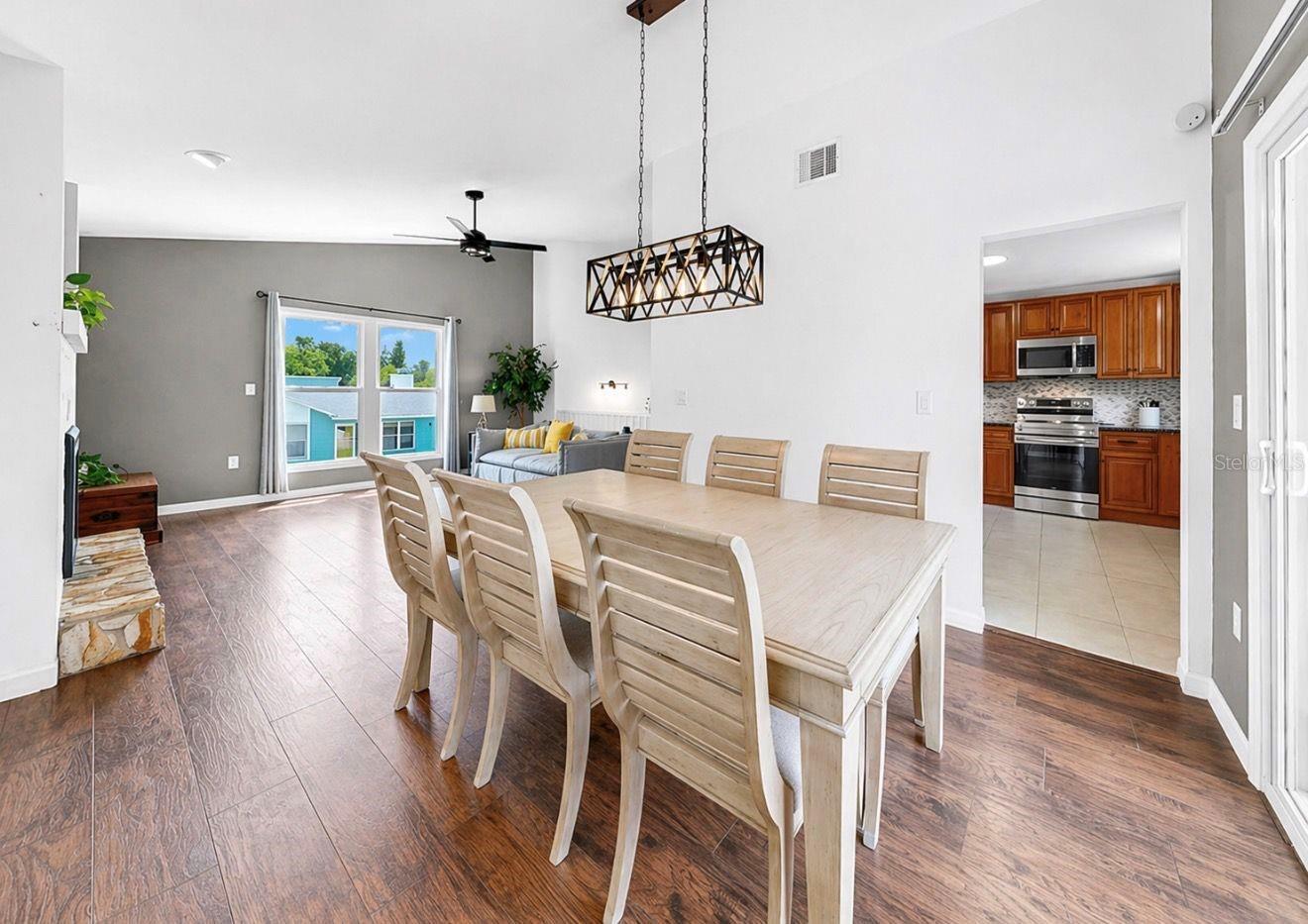 Image 35 of 62 For 8096 Glenbrooke Lane