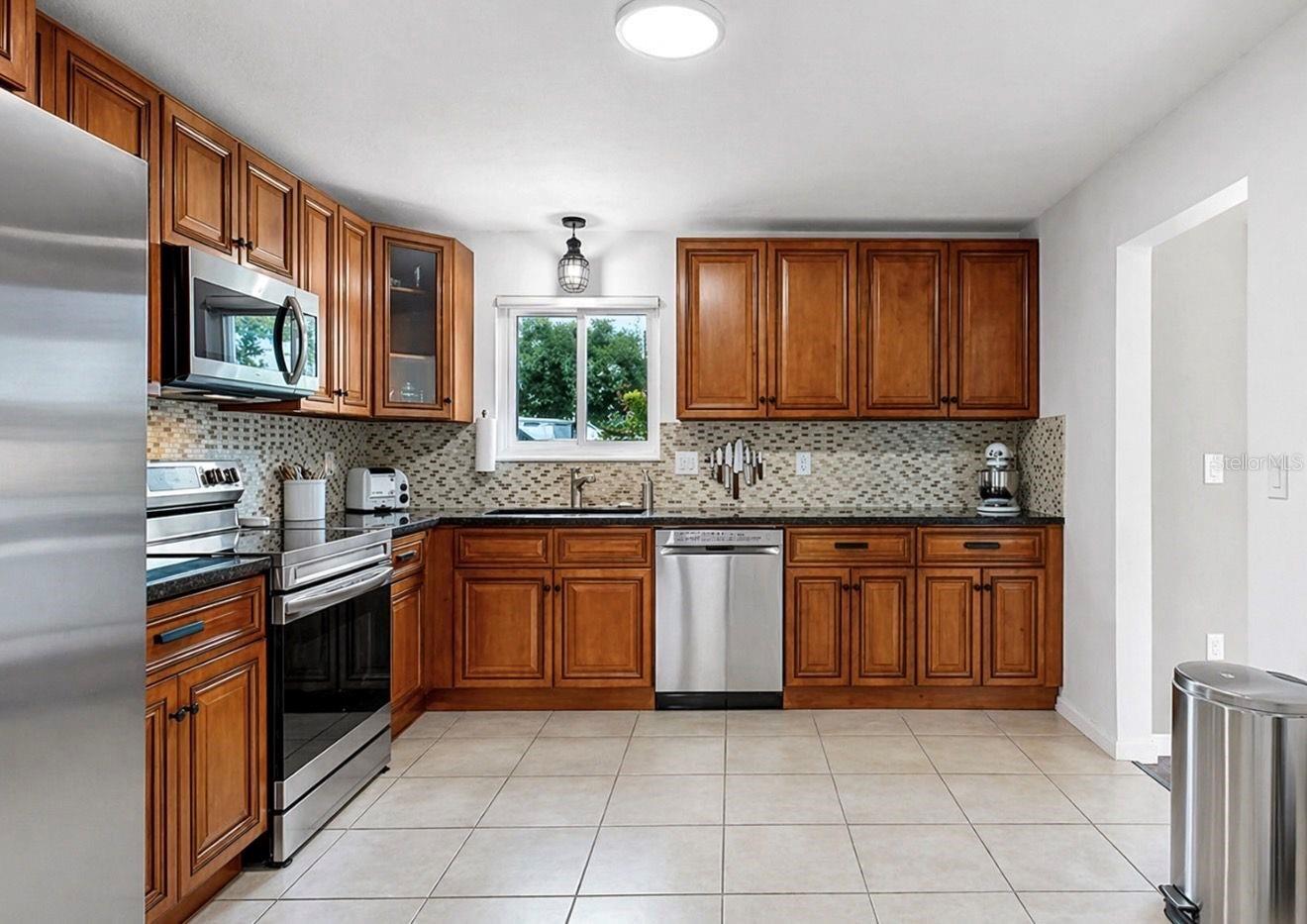 Image 40 of 62 For 8096 Glenbrooke Lane