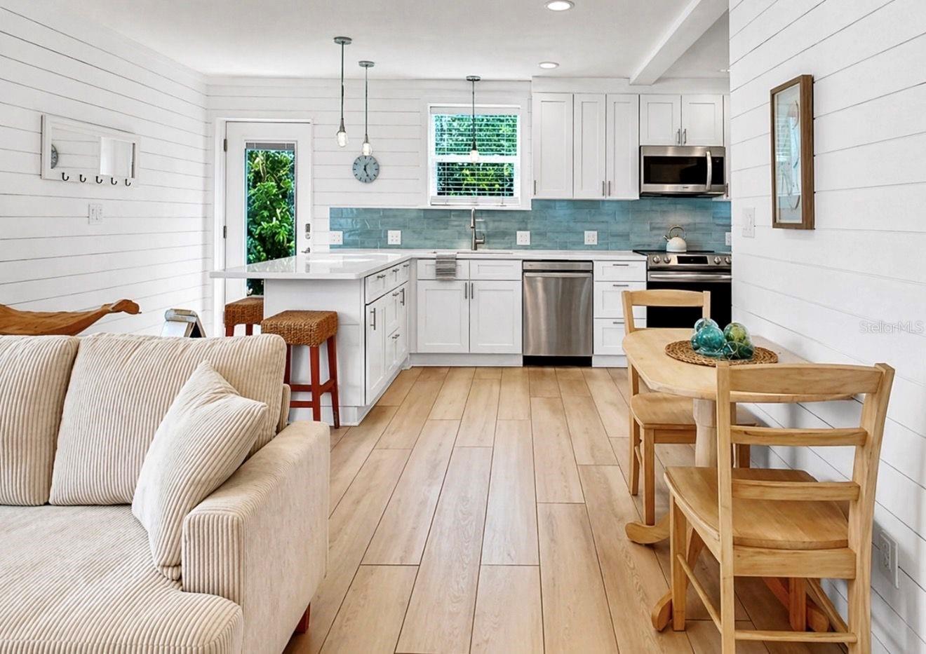 Image 5 of 62 For 8096 Glenbrooke Lane