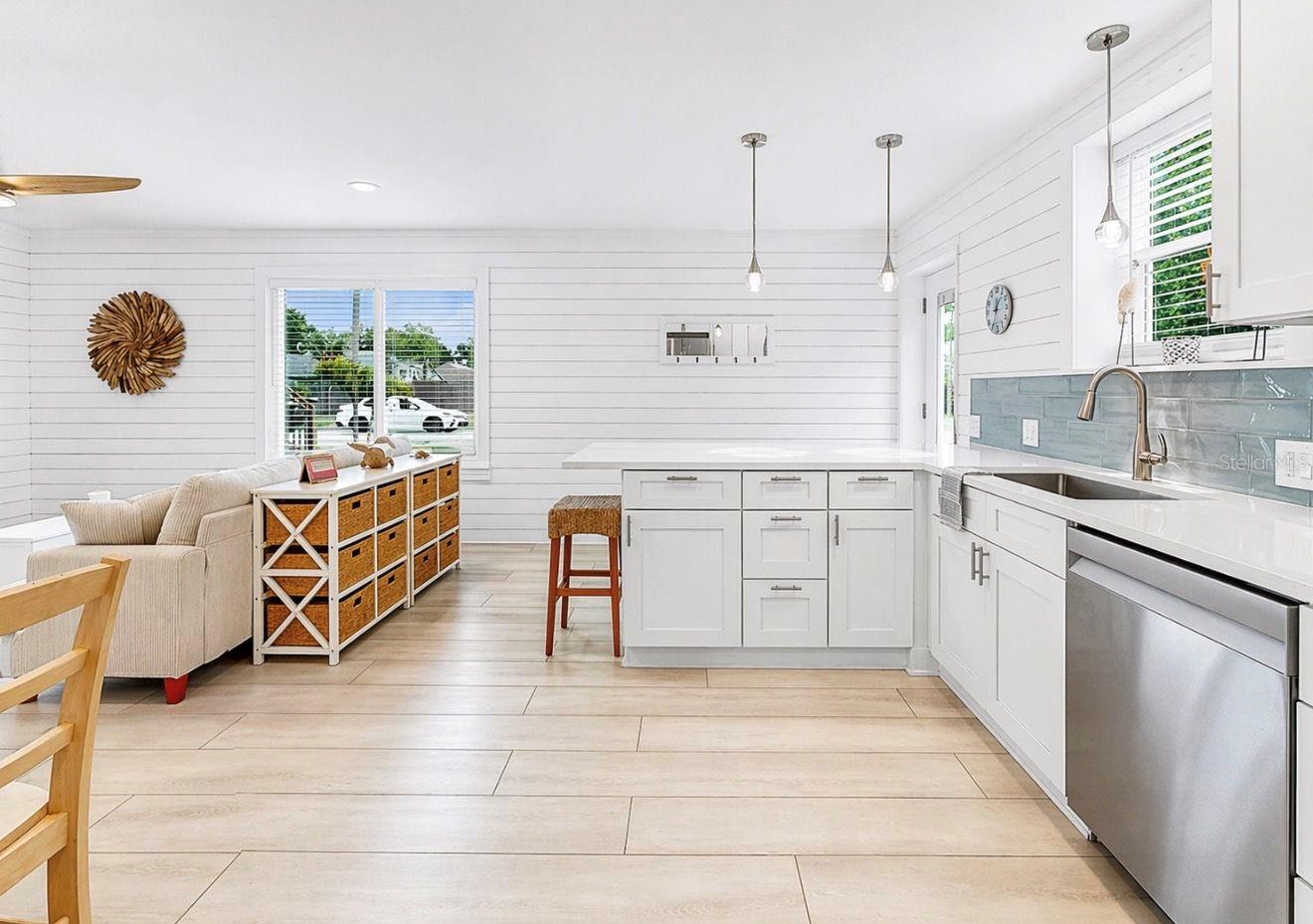 Image 9 of 62 For 8096 Glenbrooke Lane