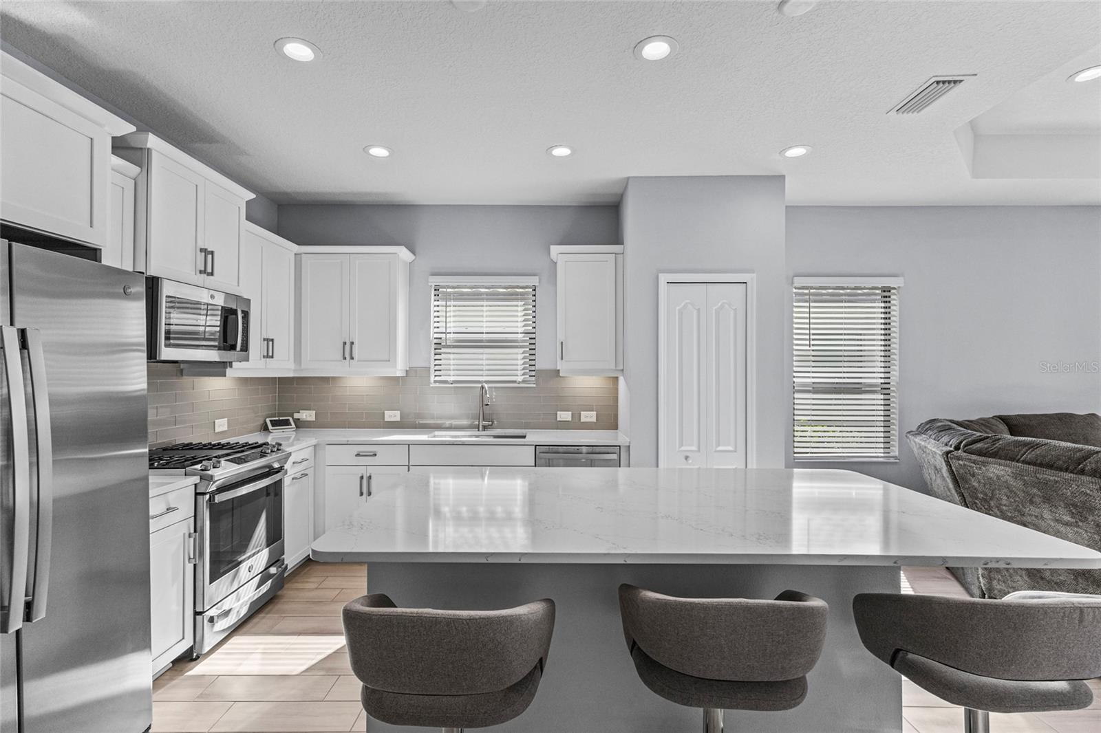 Image 10 of 86 For 205 Palidoro Circle