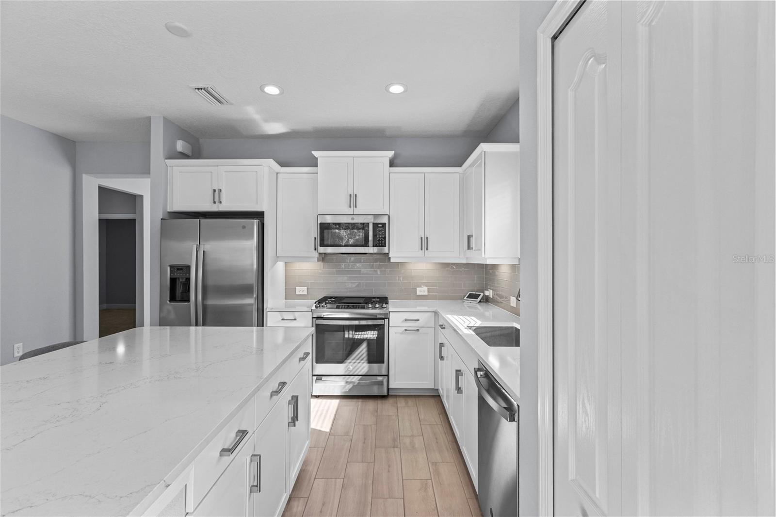 Image 11 of 86 For 205 Palidoro Circle