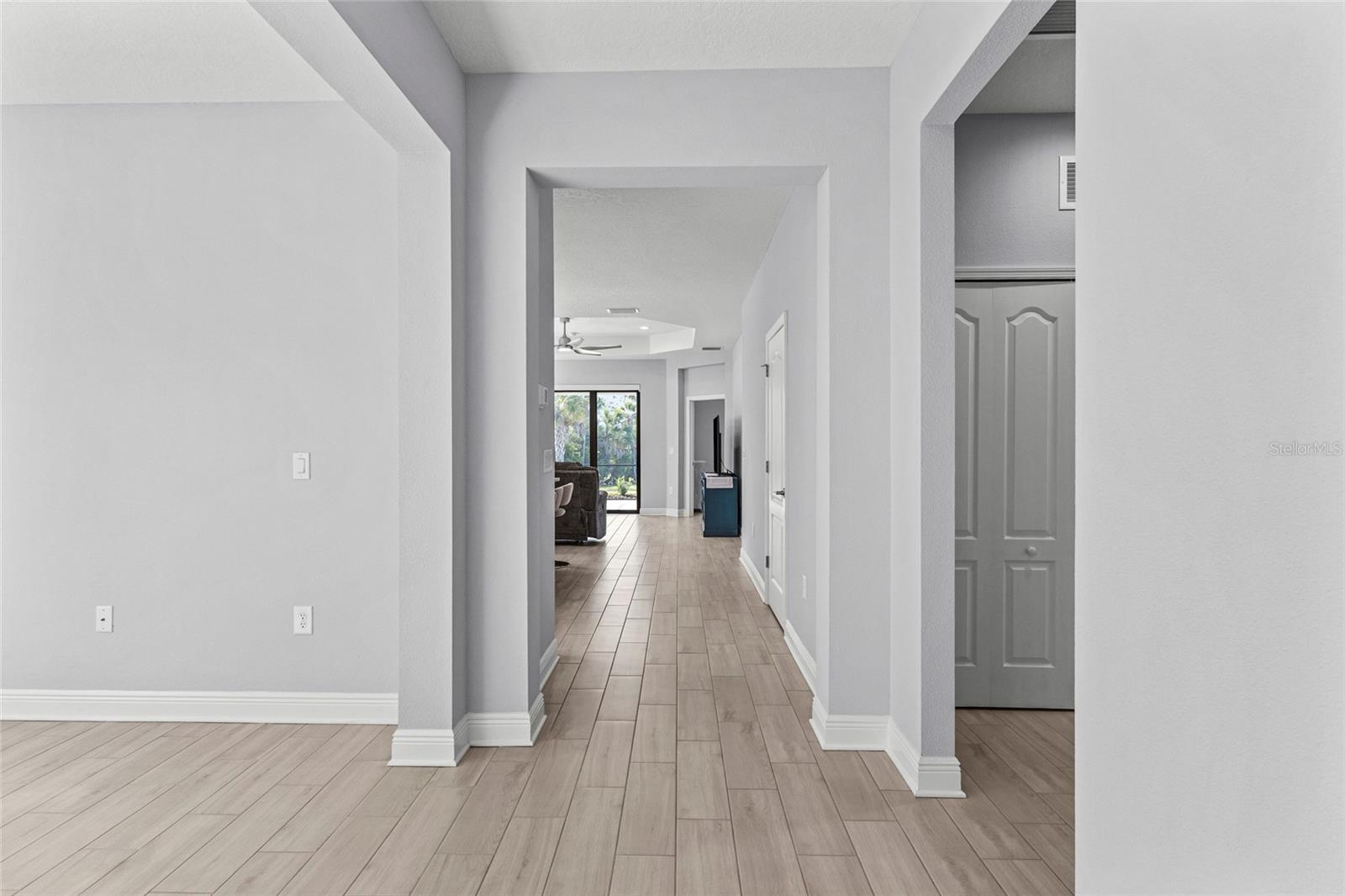 Image 17 of 86 For 205 Palidoro Circle