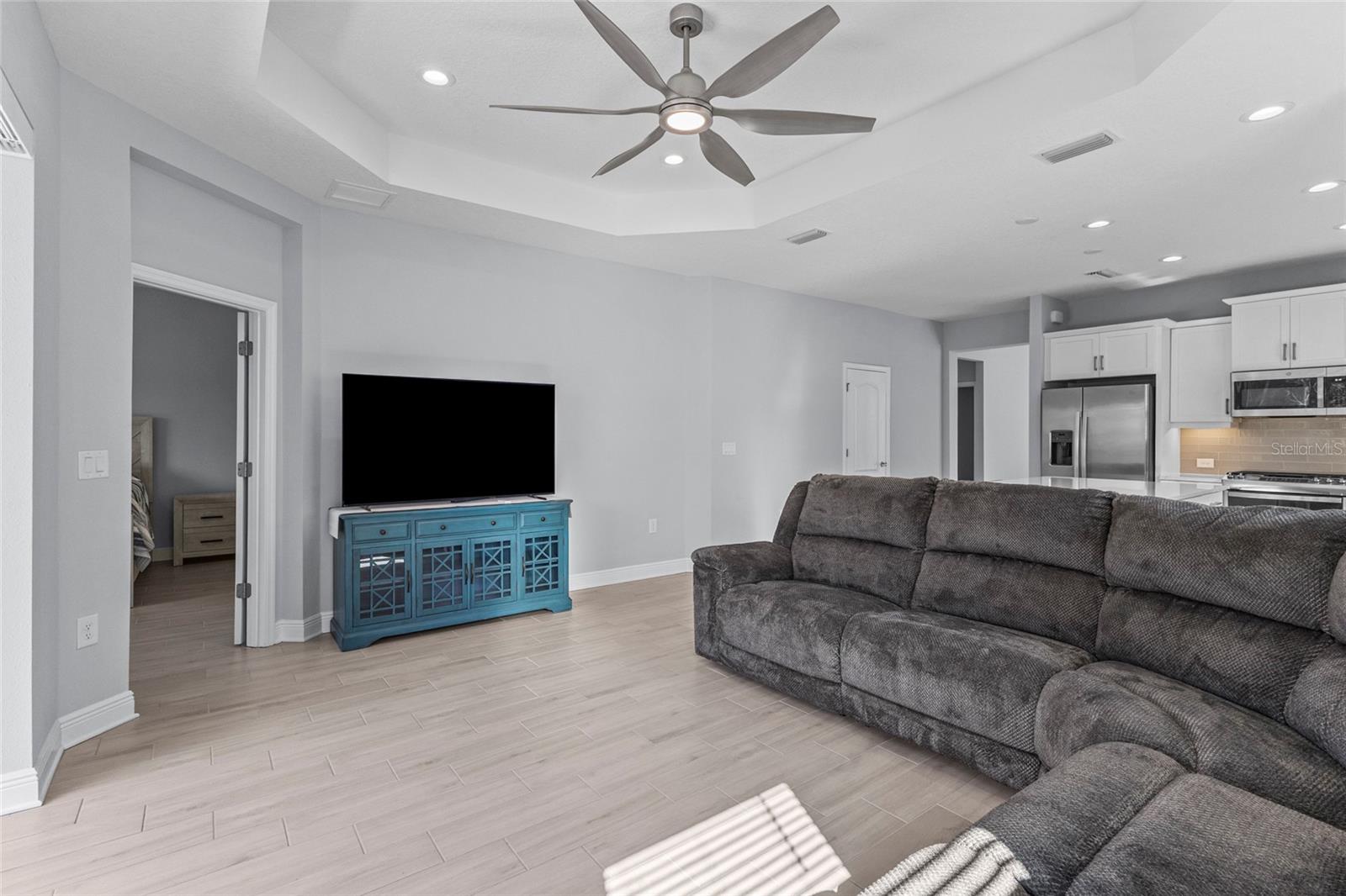 Image 7 of 86 For 205 Palidoro Circle