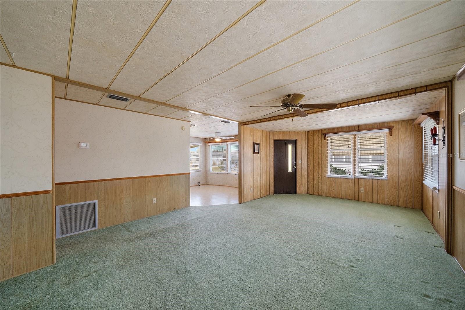 Image 8 of 22 For 89 Del Rio Drive