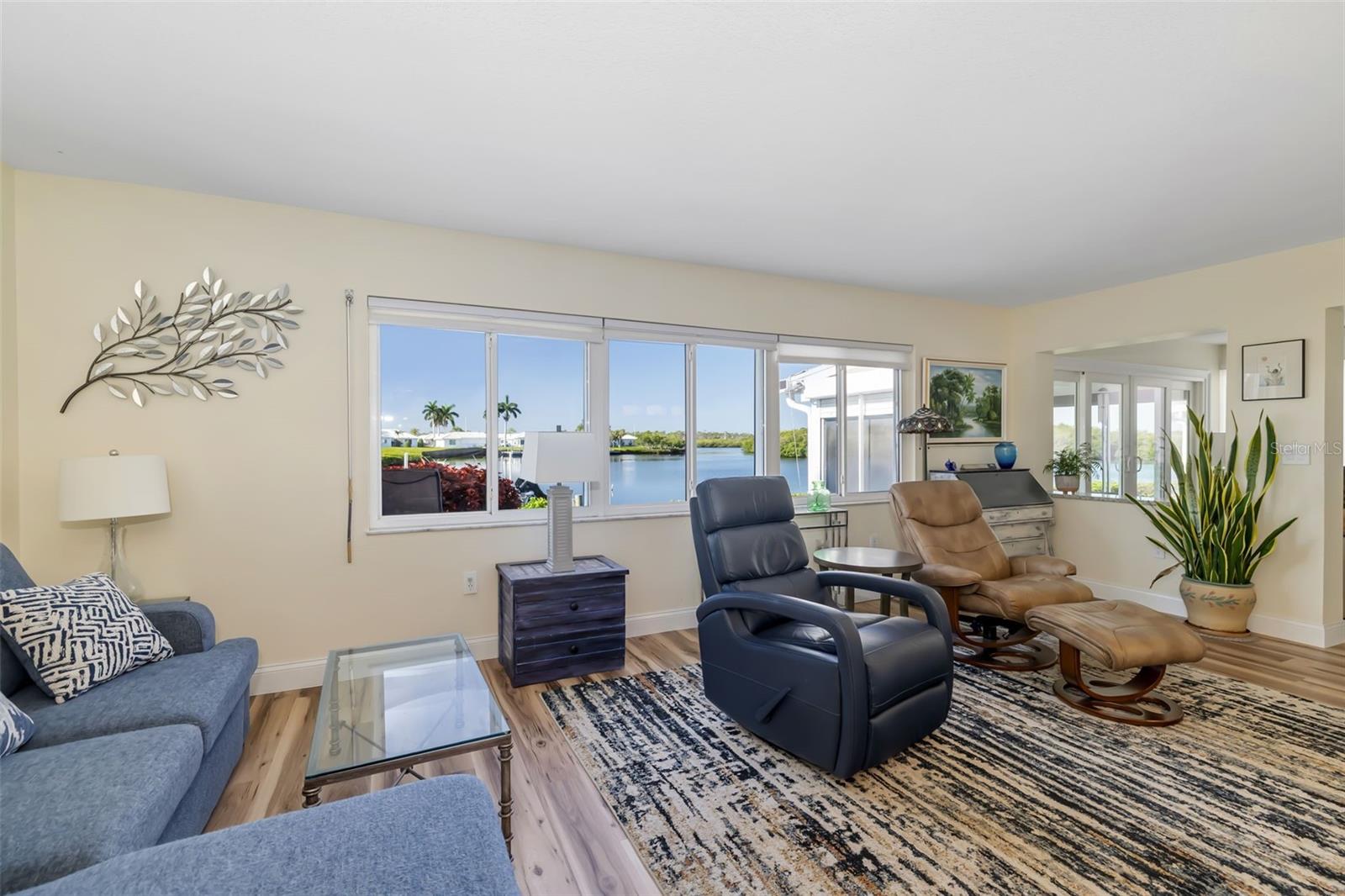 Image 11 of 76 For 3910 Joyce Drive