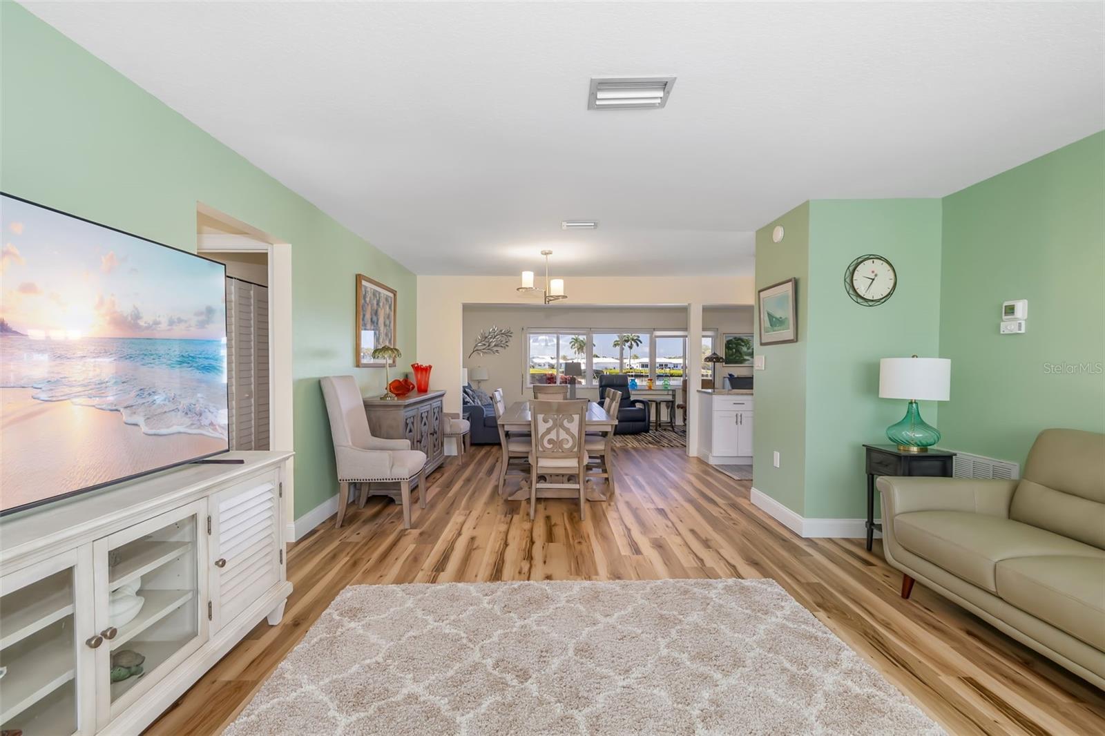 Image 12 of 76 For 3910 Joyce Drive