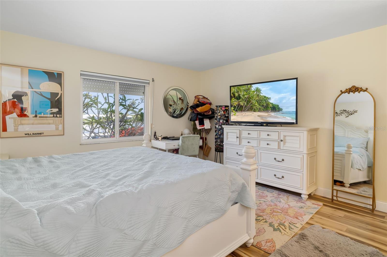 Image 19 of 76 For 3910 Joyce Drive